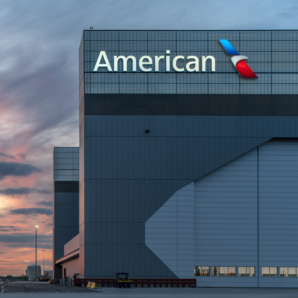 American Airlines Hangar 2 At O'Hare International Airport In Chicago ...